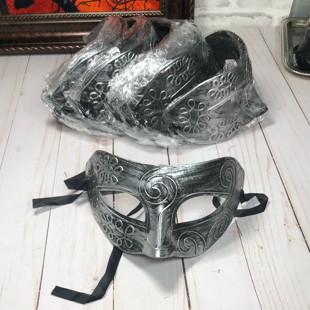 Set of 12 Vintage-Style Masquerade Masks